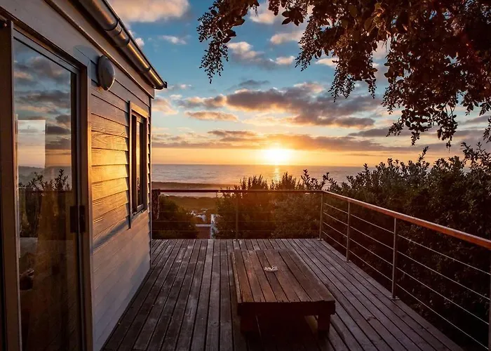 Serene Hide-Away With Ocean Views.