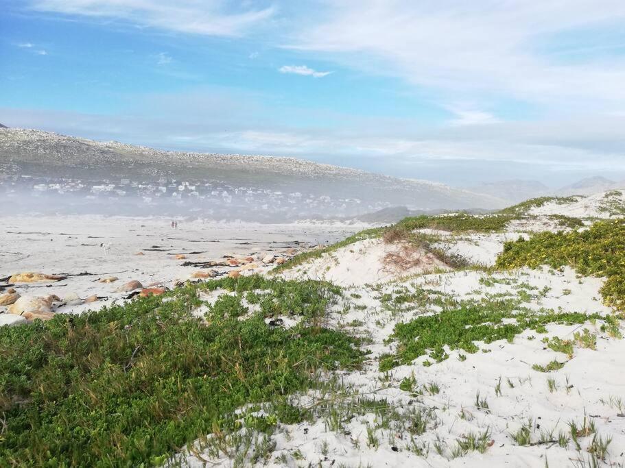 Holiday home Serene Hide-away With Ocean Views. *