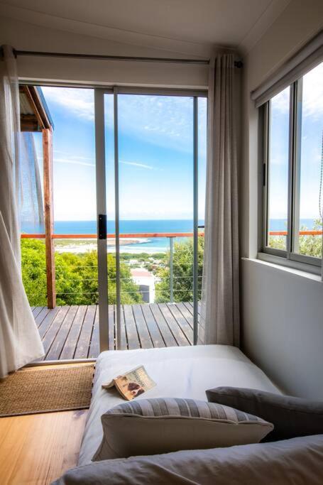 Serene Hide-away With Ocean Views.