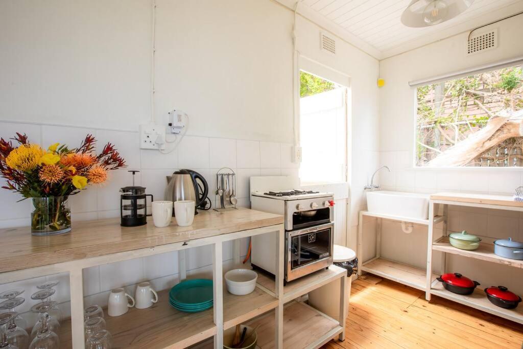 Serene Hide-away With Ocean Views. Cape Town